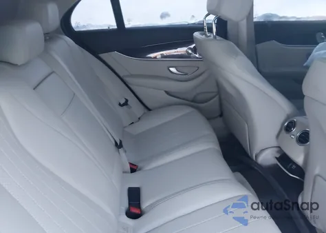 2017 Mercedes-Benz E 300 4Matic из США, поврежденный, VIN WDDZF4KB8HA211812